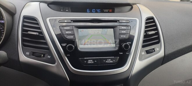 Hyundai Elantra-5