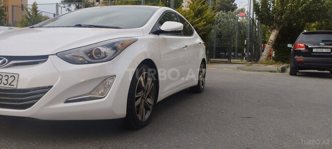 Hyundai Elantra-14