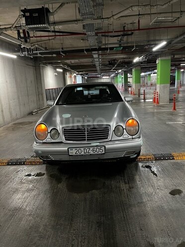 Mercedes E 240 1997, 302,358 km - 2.4 l - Bakı