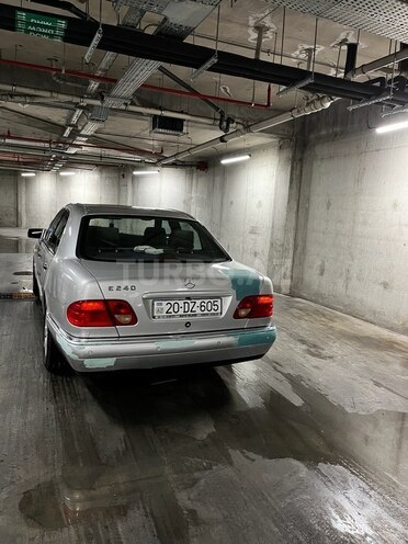 Mercedes E 240 1997, 302,358 km - 2.4 l - Bakı