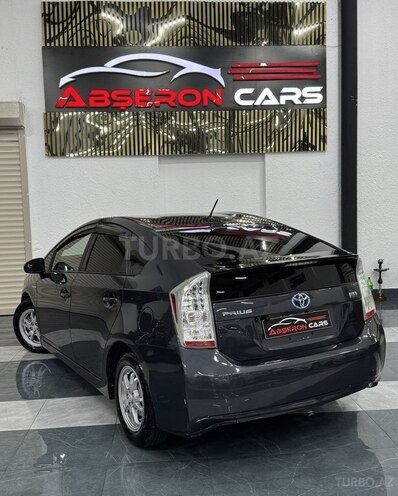 Toyota Prius-11