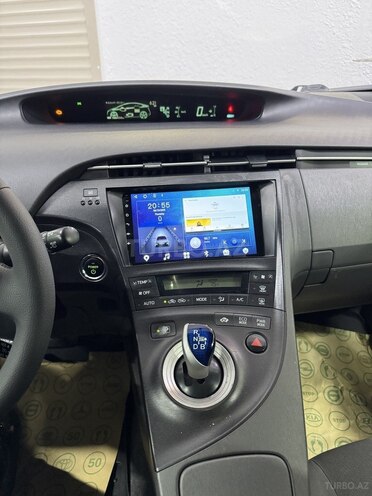 Toyota Prius-16