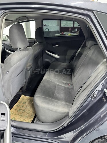 Toyota Prius-17