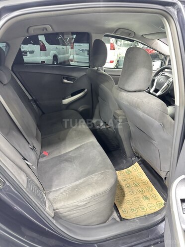 Toyota Prius-15
