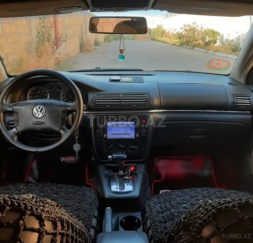 Volkswagen Passat 2004, 299,500 km - 1.8 l - Bakı