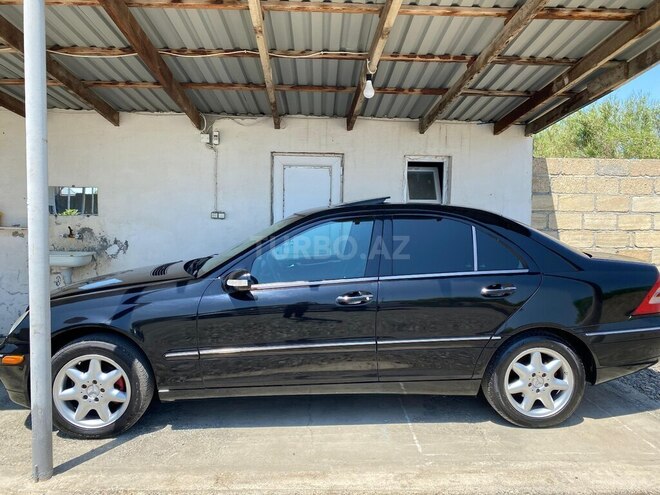 Mercedes C 240 2001, 224,000 km - 2.4 l - Yevlax