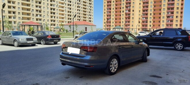 Volkswagen Jetta-8