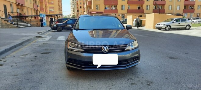 Volkswagen Jetta-1