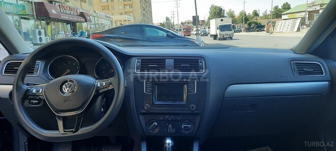Volkswagen Jetta-2