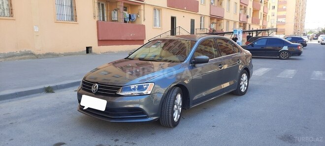 Volkswagen Jetta-11