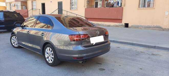 Volkswagen Jetta-6