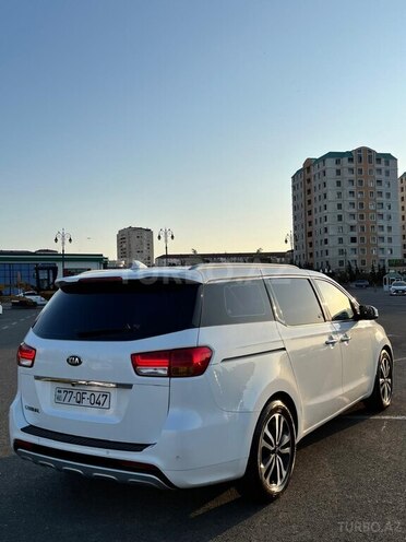 Kia Carnival-5