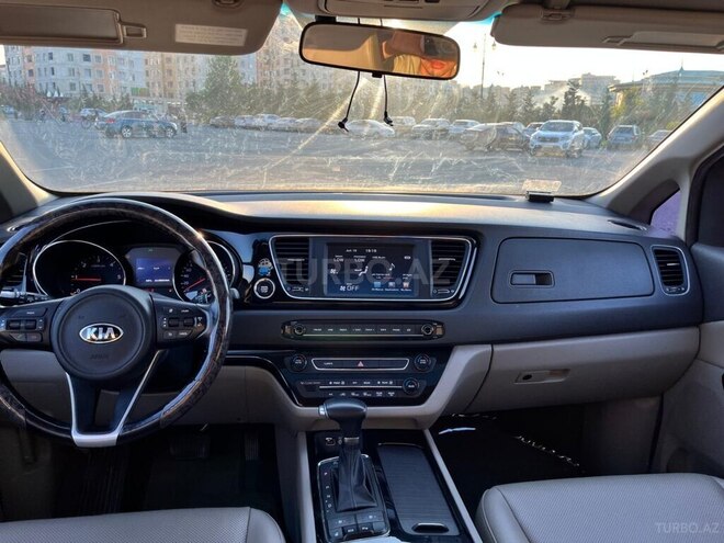 Kia Carnival-7