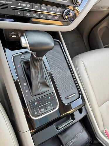 Kia Carnival-15