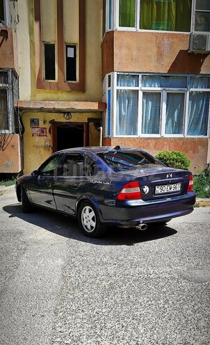 Opel Vectra-4