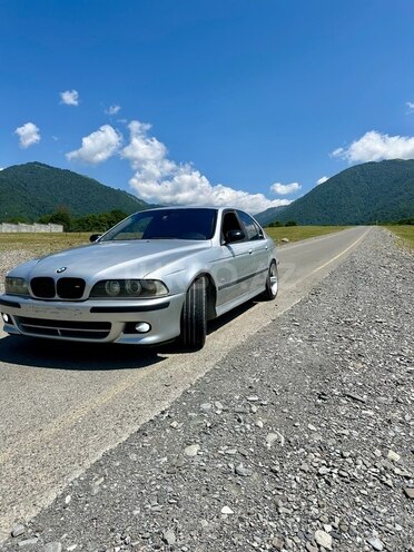 BMW 530 2001, 305,000 km - 3.0 l - Qəbələ