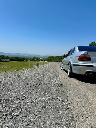 BMW 530 2001, 305,000 km - 3.0 l - Qəbələ
