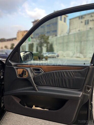 Mercedes E 320 2000, 365,258 km - 3.2 l - Bakı