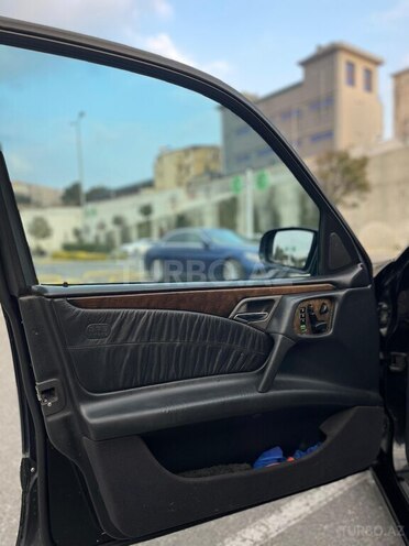Mercedes E 320 2000, 365,258 km - 3.2 l - Bakı