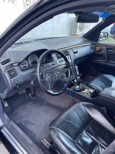 Mercedes E 320 2000, 365,258 km - 3.2 l - Bakı