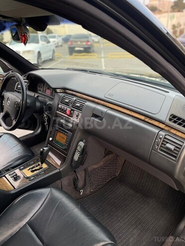 Mercedes E 320 2000, 365,258 km - 3.2 l - Bakı