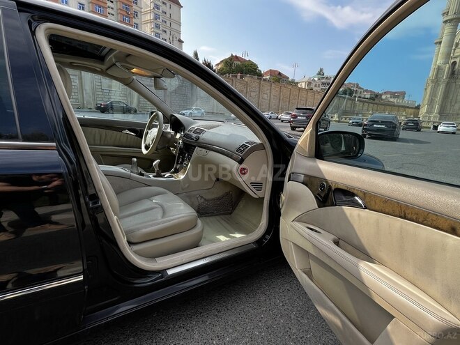 Mercedes E 240 2002, 296,000 km - 2.6 l - Bakı