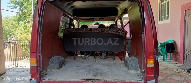 Ford Transit-7