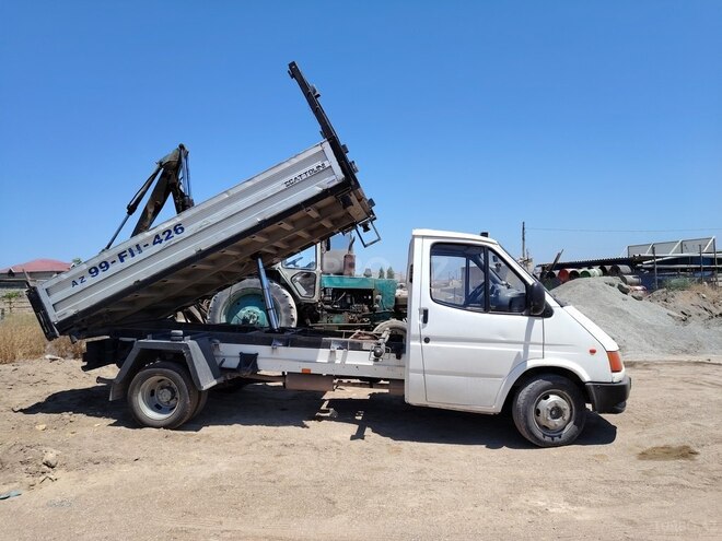 Ford Transit-3