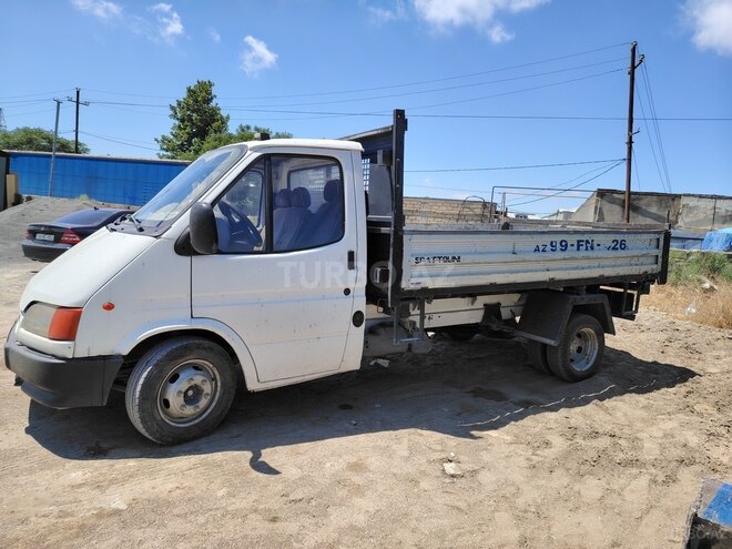 Ford Transit-9