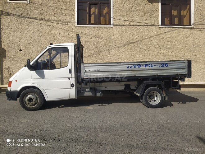 Ford Transit-11