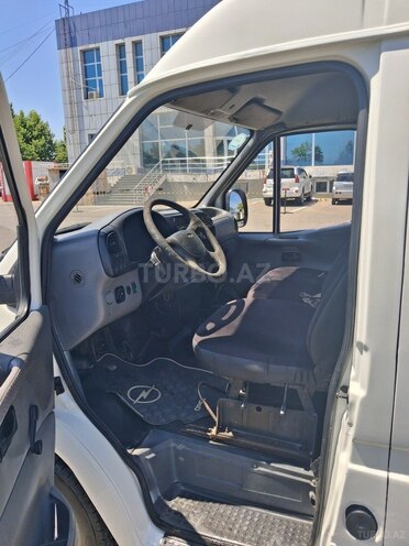 Ford Transit-5