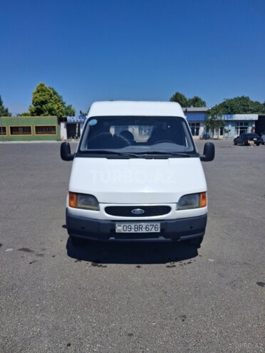 Ford Transit-1
