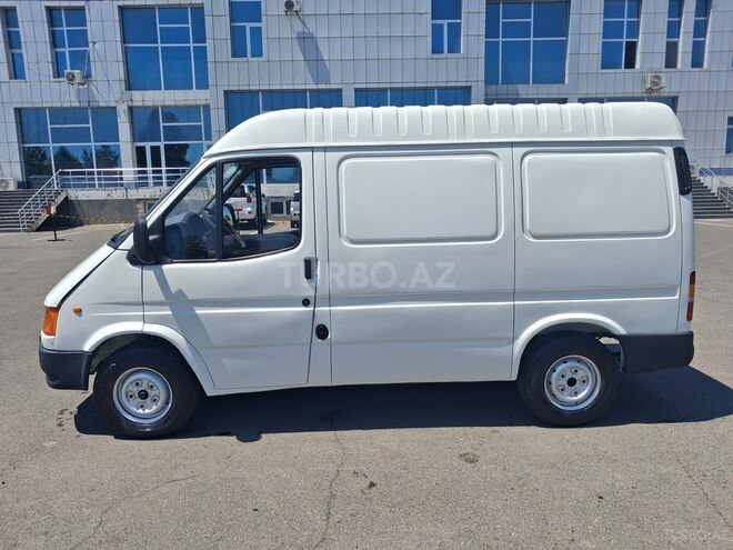 Ford Transit-3