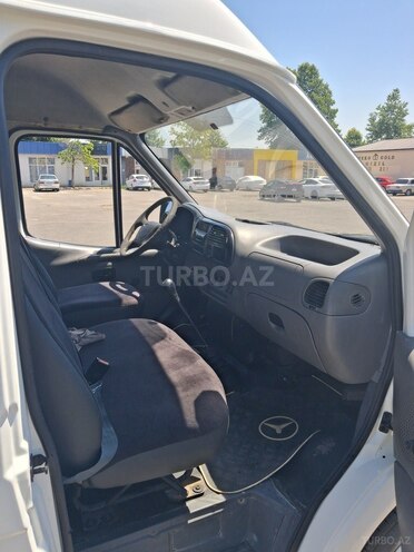 Ford Transit-6