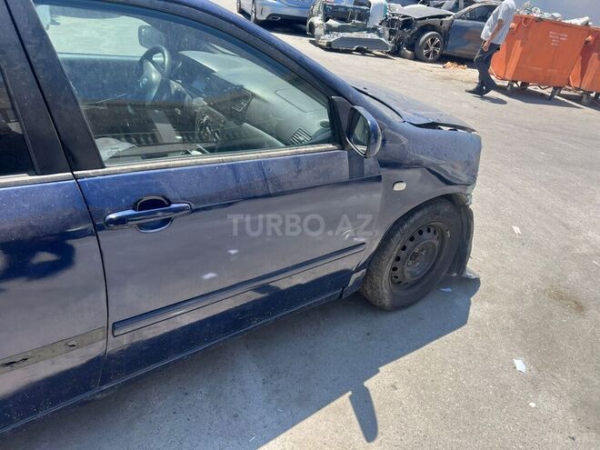 Toyota Corolla 2005, 230,000 km - 1.4 l - Bakı