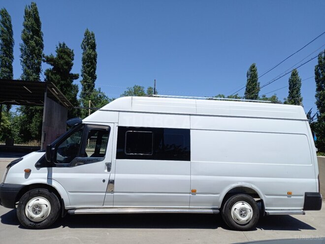Ford Transit-3