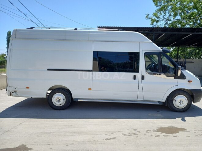 Ford Transit-4