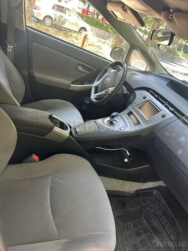 Toyota Prius 2015, 121,000 km - 1.8 л - Bakı