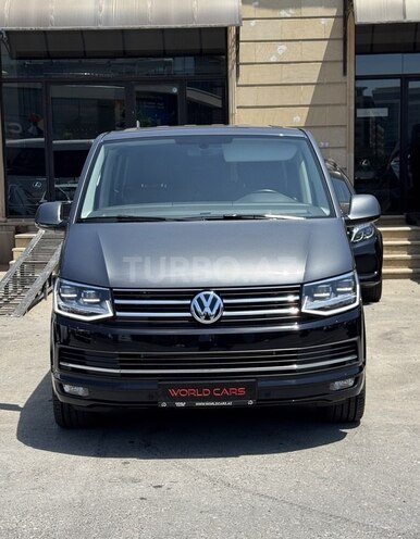 Volkswagen Multivan-1
