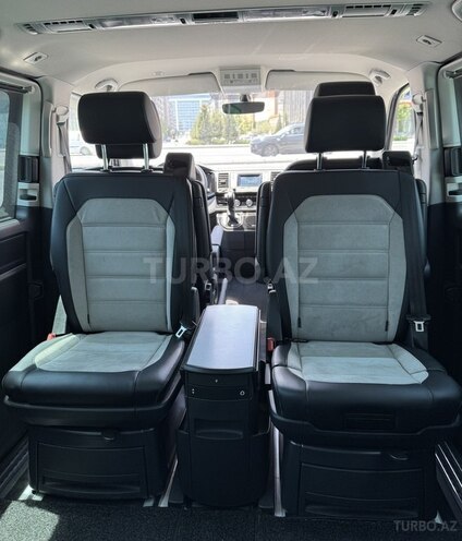 Volkswagen Multivan-15