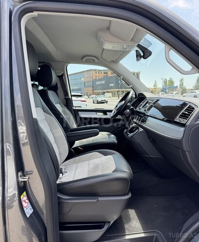 Volkswagen Multivan-18