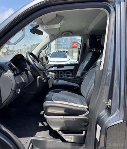 Volkswagen Multivan-9