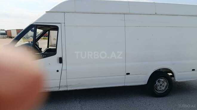 Ford Transit-5