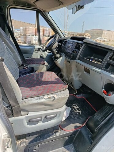 Ford Transit-7