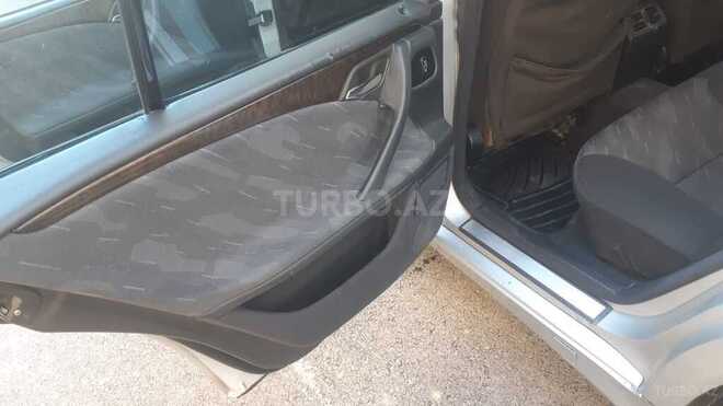 Mercedes E 280 2000, 285,148 km - 2.8 л - Bakı