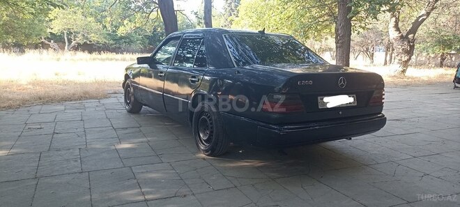 Mercedes E 200 d 1993, 135,430 km - 2.0 l - Bakı