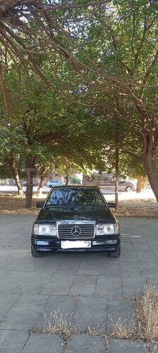 Mercedes E 200 d 1993, 135,430 km - 2.0 l - Bakı