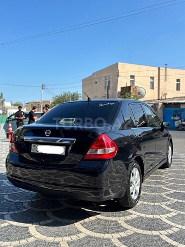 Nissan Tiida-2