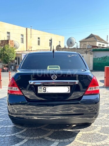 Nissan Tiida-4