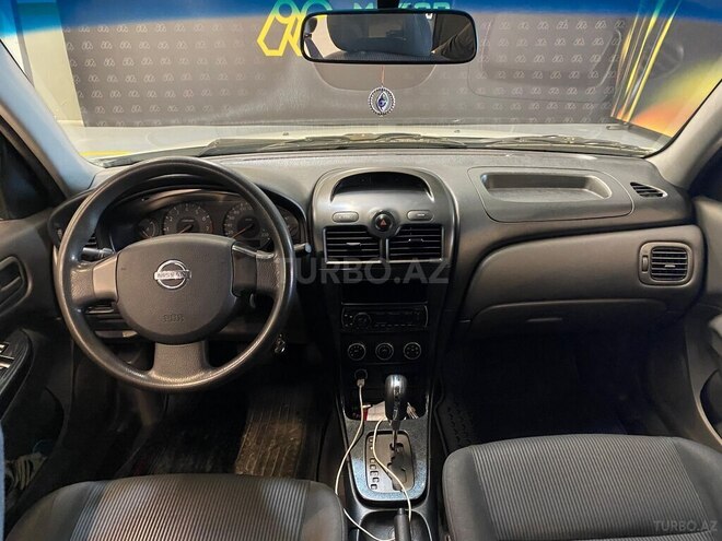 Nissan Sunny-8